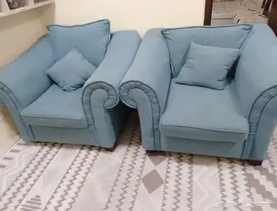 كنب جلوس كرسين وكنبه طويله بتشيل 4انفار نظيف جدا 2
