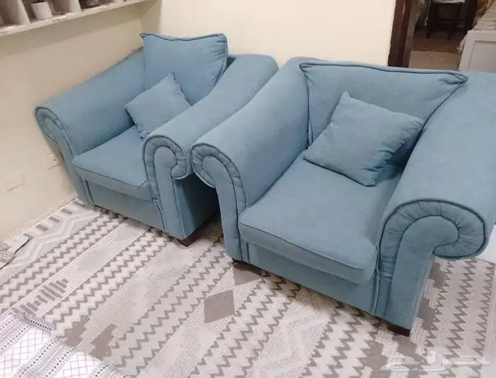 كنب جلوس كرسين وكنبه طويله بتشيل 4انفار نظيف جدا 4