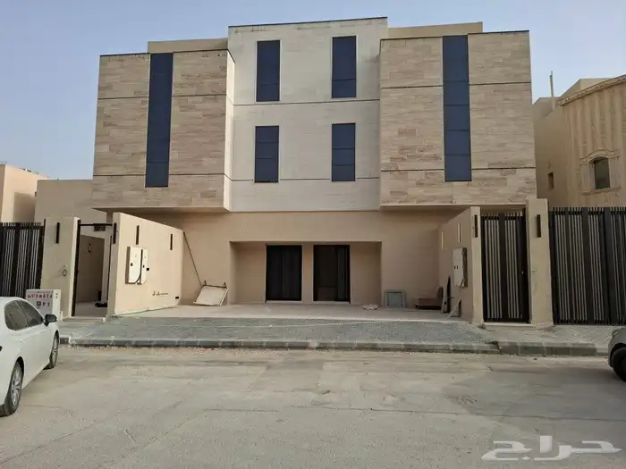 دور علوي بصك 250 متر بحي العوالي 700 الف ريال 0