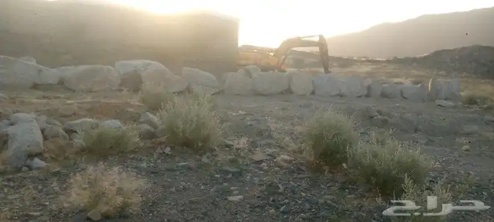 بكلين لقص الاراضي وقلابات ترحيل الدمار 0