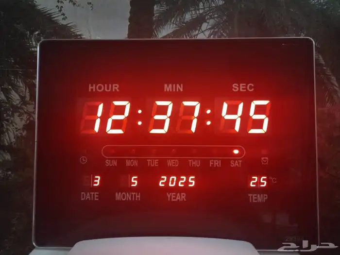 للبيع ساعه رقميه جداريه 0