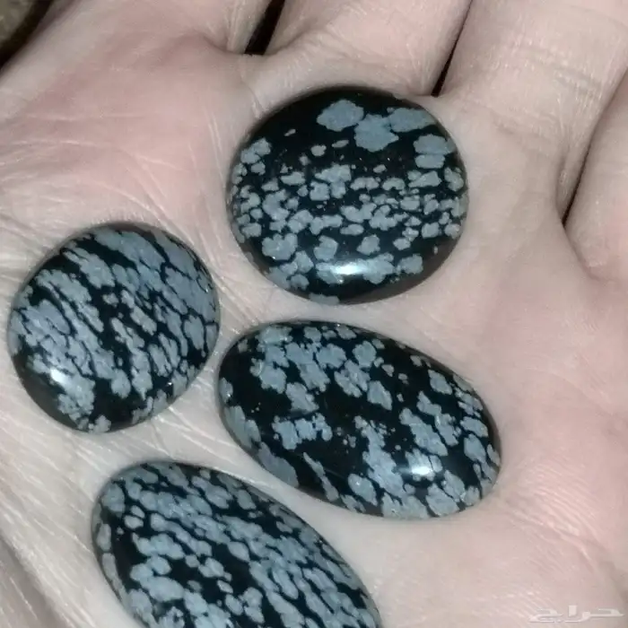 احجار بركانية 2