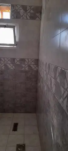 مبلط سراميك بورسلين ورخام ودرج وترميم وتكسيروترويبه الأسطح 7