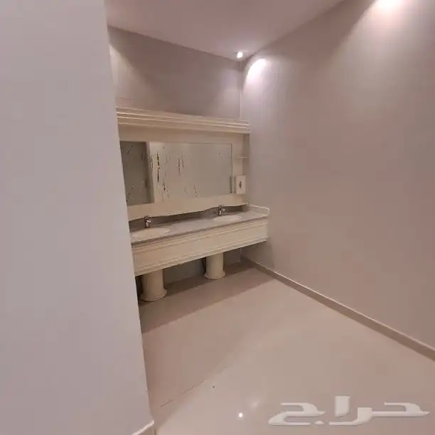 فيلا الايجار في حي المونسيه الغربيه 4