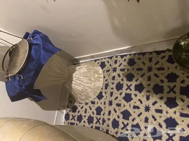اثاث كنب الصاله كلاسيكي مع ستاره وسجاد وطاولات بيع مستعجل 2