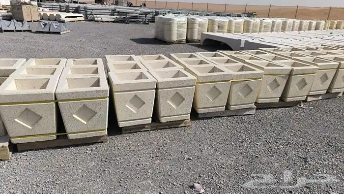 حواجز خرسانيه وزينة حدائق مناهيل مصدات قواعد اناره 9