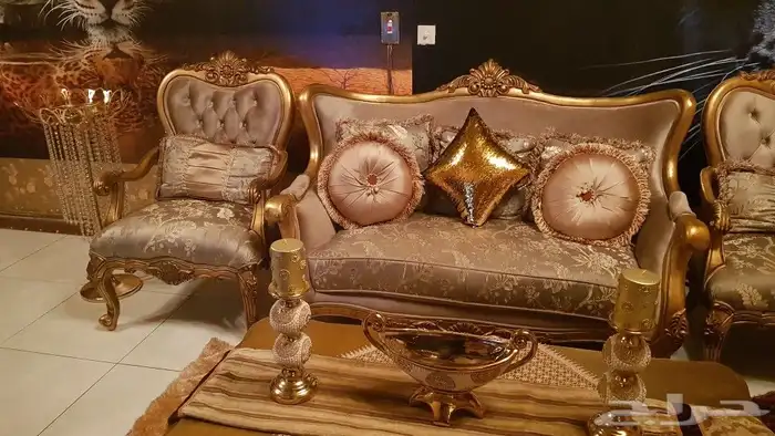 طقم كنب كلاسيكي ذهبي فاخر جدا 8