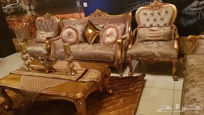 طقم كنب كلاسيكي ذهبي فاخر جدا 2