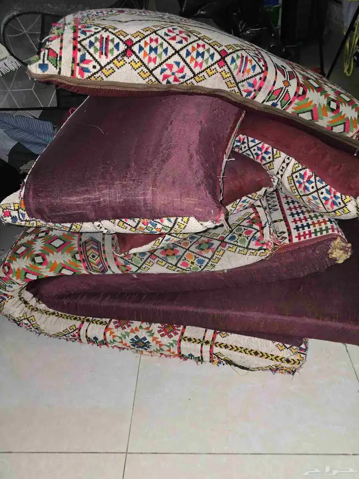 سرير و جلسة عربي للبيع 0