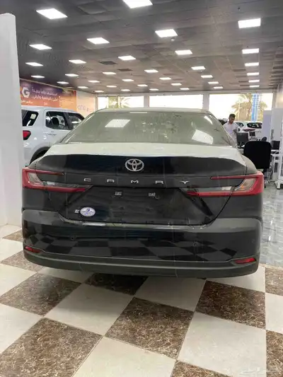 كامرى E استاندر بنزين 2025 اسود 3