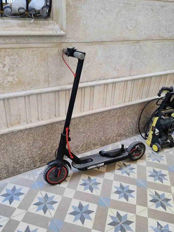 للبيع سكوتر كامل اغراضة السرعة60 السعر650 1