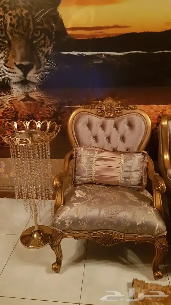 طقم كنب كلاسيكي ذهبي فاخر جدا 9