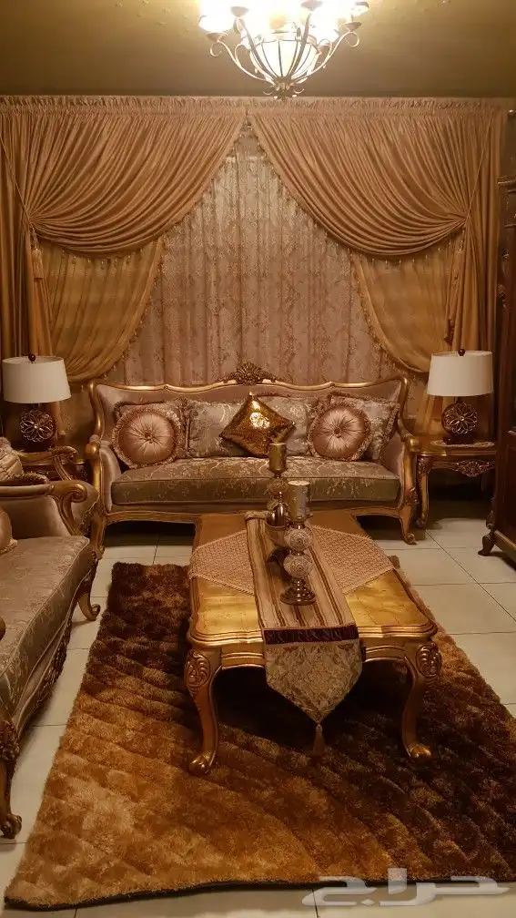 طقم كنب كلاسيكي ذهبي فاخر جدا 0