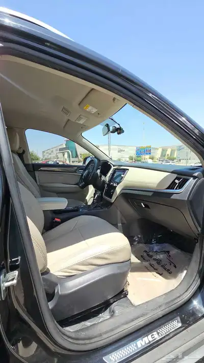 سيارة ام جي RX5 2018 8