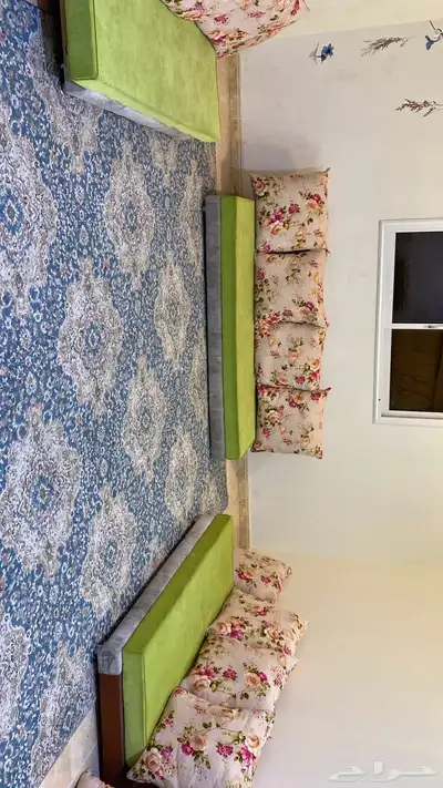 كنب ثلاث قطع بدون موكيت. 0