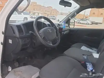 تويوتا باص بضايع موديل 2017 ديزال 12