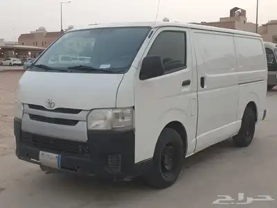 تويوتا باص بضايع موديل 2017 ديزال 1