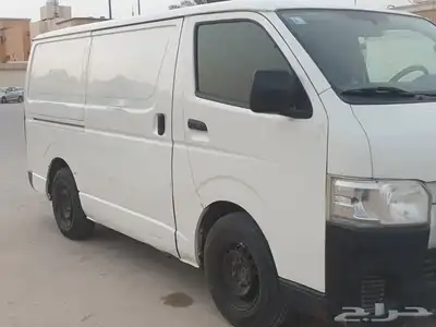 تويوتا باص بضايع موديل 2017 ديزال 3