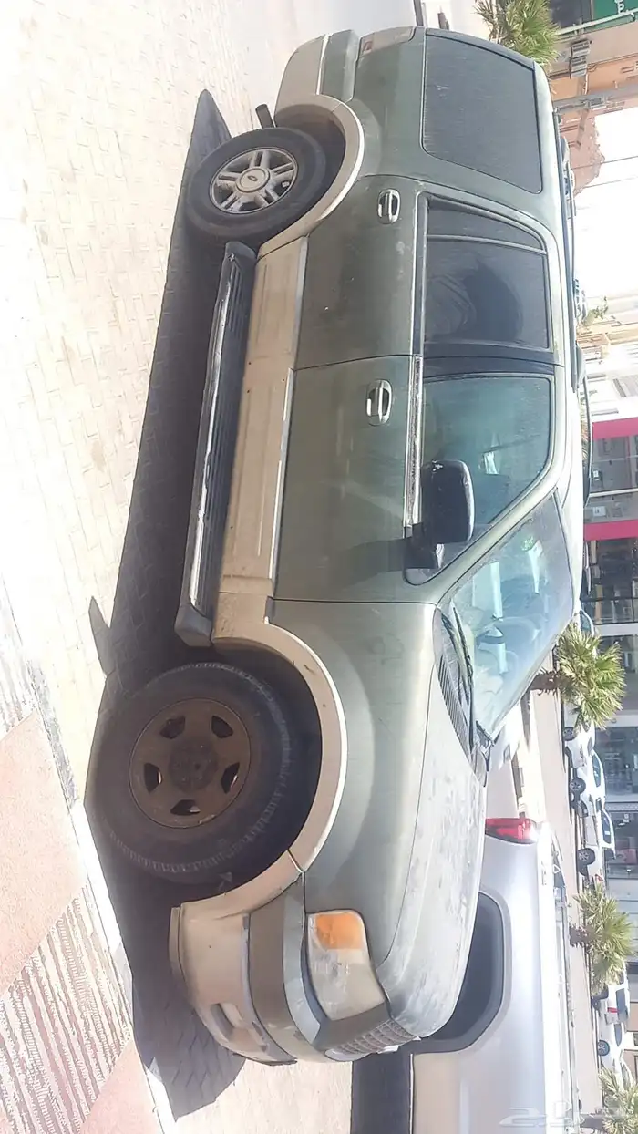 يوجد فيه فحص دوري استماره جديده السياره على الشرط قير مكينه 0