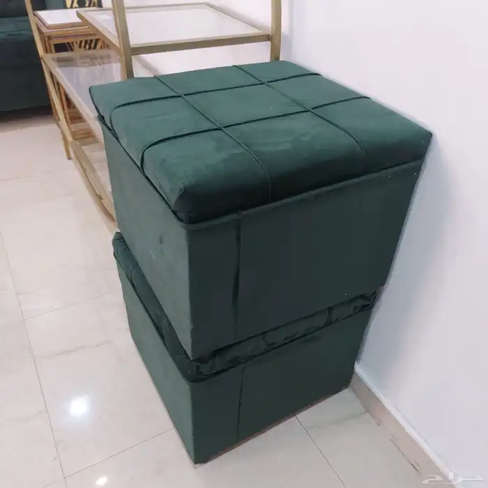 طقم كنب شبه جديد مع طاولات خدمة وطاولات تقديم وستاىر 5