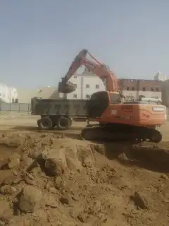 شيول قلاب تريله بكلين حفر دفن ترحيل للأيجار يومي شهري 1