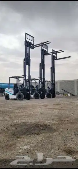 ايجار رافعات شوكيه وكرينات وسيزرات ومنلفت يومي وشهري 6
