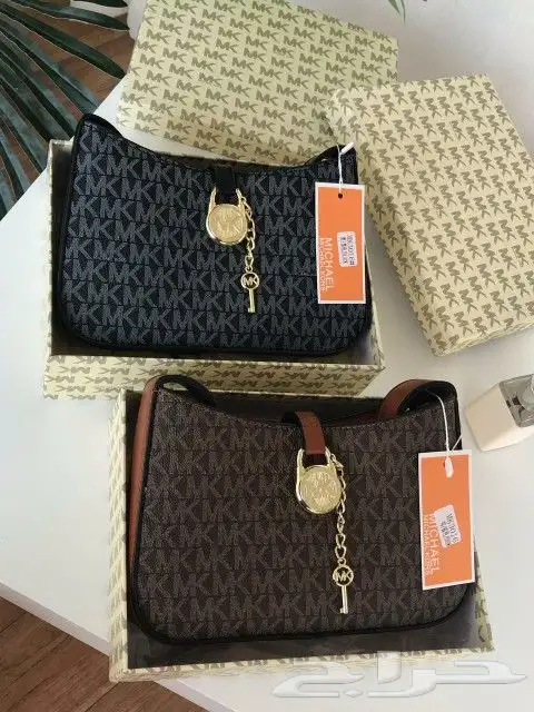 يوجد لدينا جميع انواع الشنط جمله وقطاعي 6