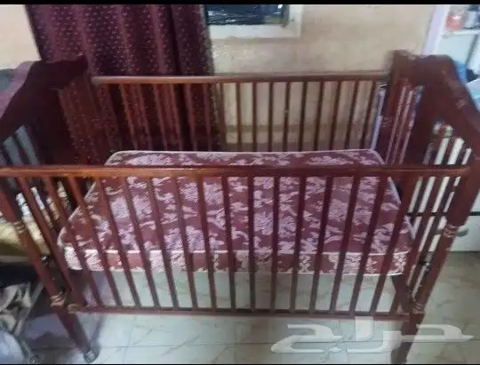 سرير بيبي جينيور مع مرتبة حتى سن 5 سنوات 1