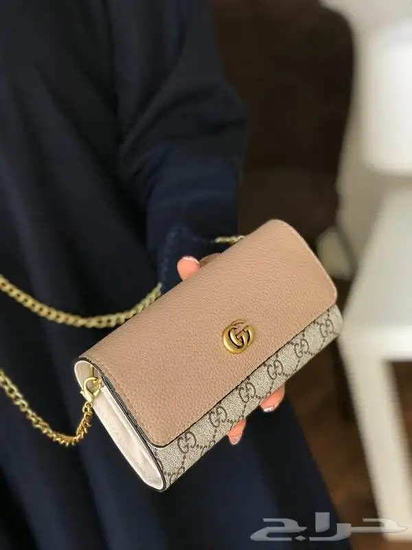 يوجد لدينا جميع انواع الشنط جمله وقطاعي 0