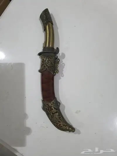 أغراض و أثريات و مقتنيات قديمة للبيع 25