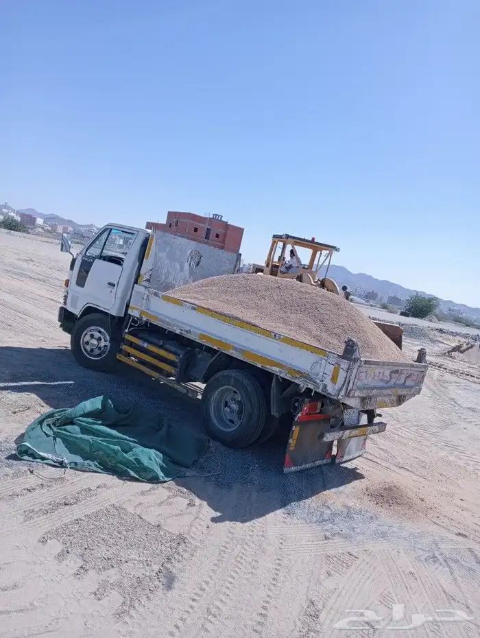 لتوريد جميع انواع مواد البناء اسمنت بطحاء الرياض خرسانه بلوك 3