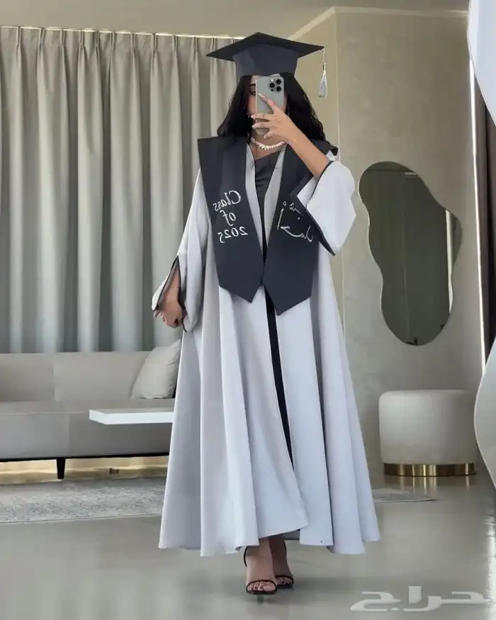 عبايات تخرج تصميم الاسم حسب الطلب 3