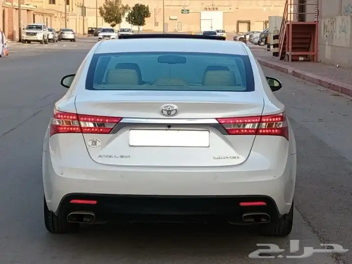تويوتا افالون ليمتد 2015 10