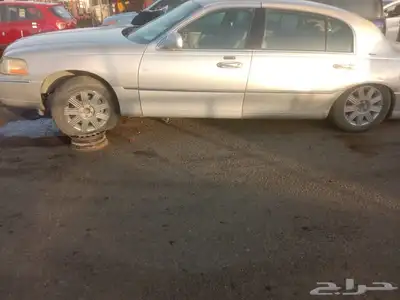 يوجد لدينا قطع غيار لينكون تاون كار موديل 2004 تشليح 2