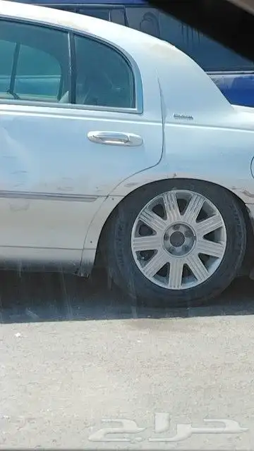 يوجد لدينا قطع غيار لينكون تاون كار موديل 2004 تشليح 4