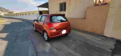 للبيع سيارة سوزوكي سويفت موديل 2009 5