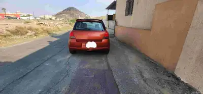 للبيع سيارة سوزوكي سويفت موديل 2009 1