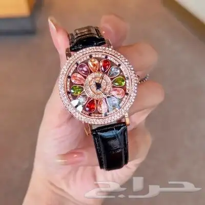 ساعة حريمي جديدة مينا دوار شيك جدا. مع بوكس بنص التمن 1