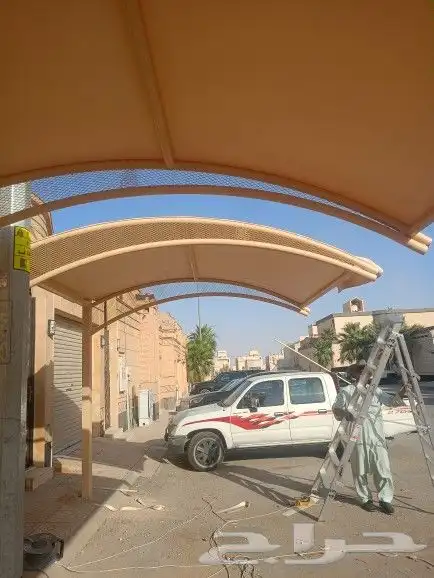The word khema in Arabic translates to tent in English 0