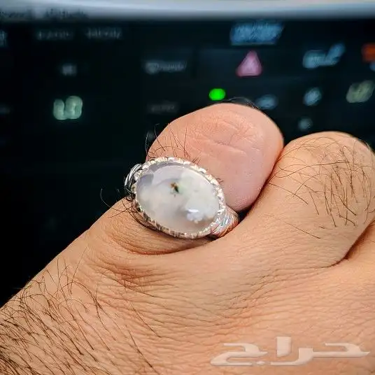 للبيع خاتم ملكي بحجر عقيق ورد الربيع 5