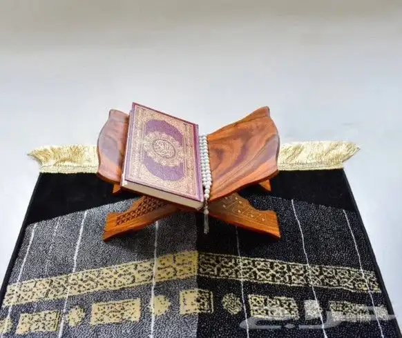 حامل مصحف خشبي مزخرف حجم متوسط خفيف 3