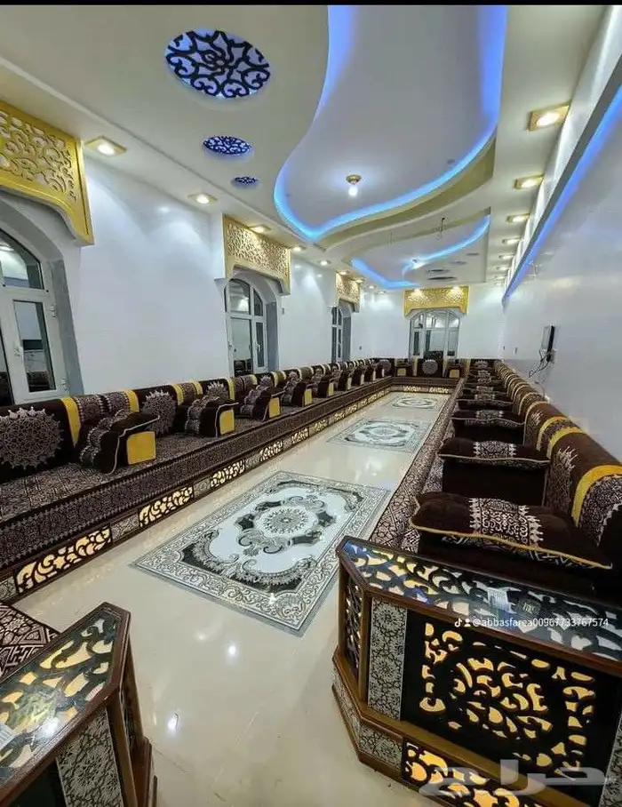 رسام فنان تشكيلي ومعلم جميع أنواع الدهان ومصمم ديكورات بجميع 14