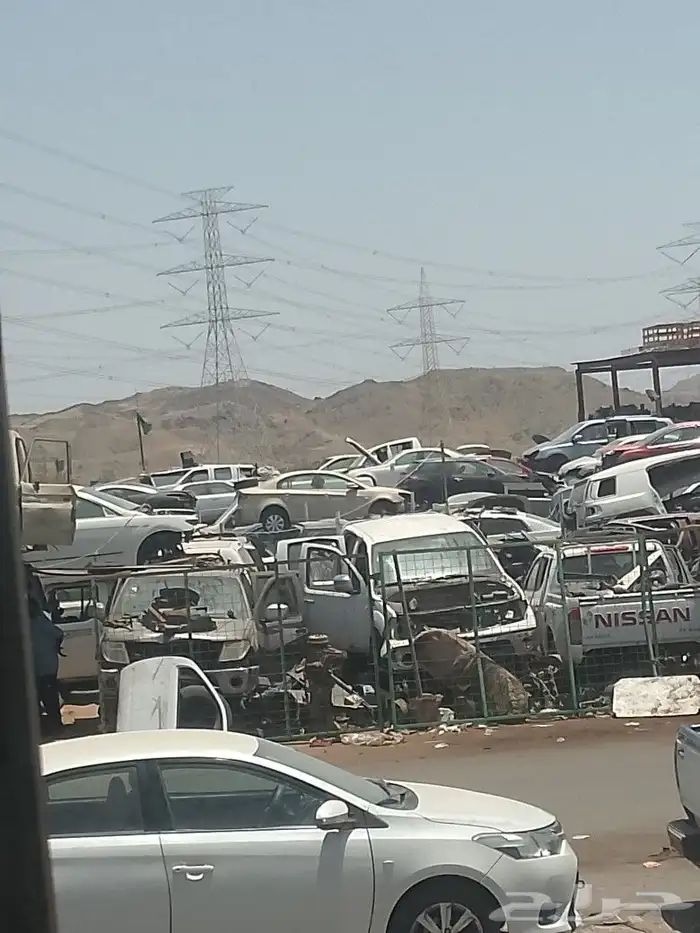يوجد لدينا جميع قطع السيارات تشليح الحمدانية 0