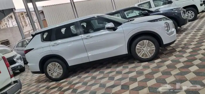 ميتسوبيشي اوتلاندر 2025ستاندر 7راكب 1