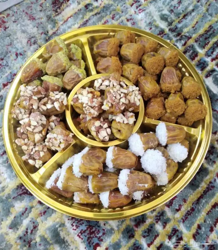 علب وصواني مخصصة للتمور 3