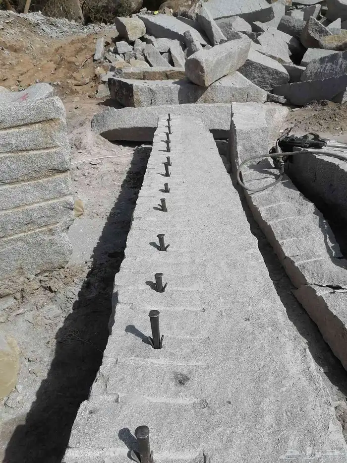 بناء حجر كبير وصغير و ربراب وتكسير حجر وتخريم الصخور الكبيره 19