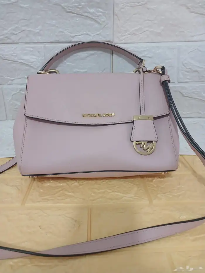 شنط ماركات اصلى كوتش دكنى مايكل كورس 30