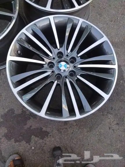 جنوط بي ام اصلي وكاله نضيف على الشرط مقاس 19 0