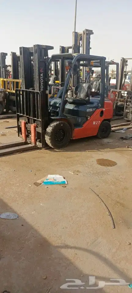 تجير رافعات شوكيه جميع الاحجام وكرينات وجي سي بس يومي مشور ش 3