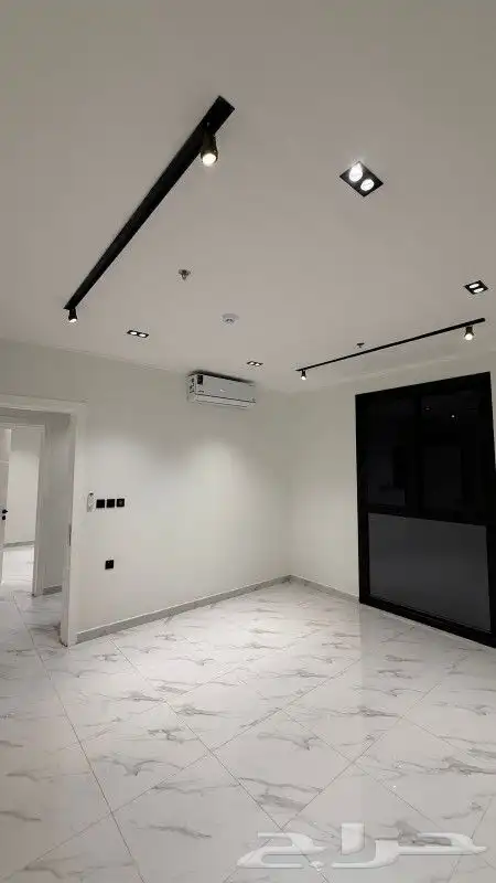 شقه للايجار حي اليرموك في عماره الايجار السنوي 60الف 1